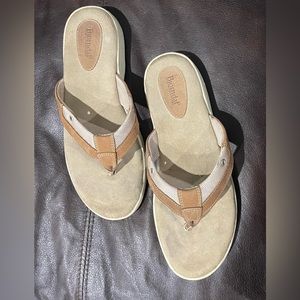 Women’s Bjorndal Flip flop sandals size 9 M